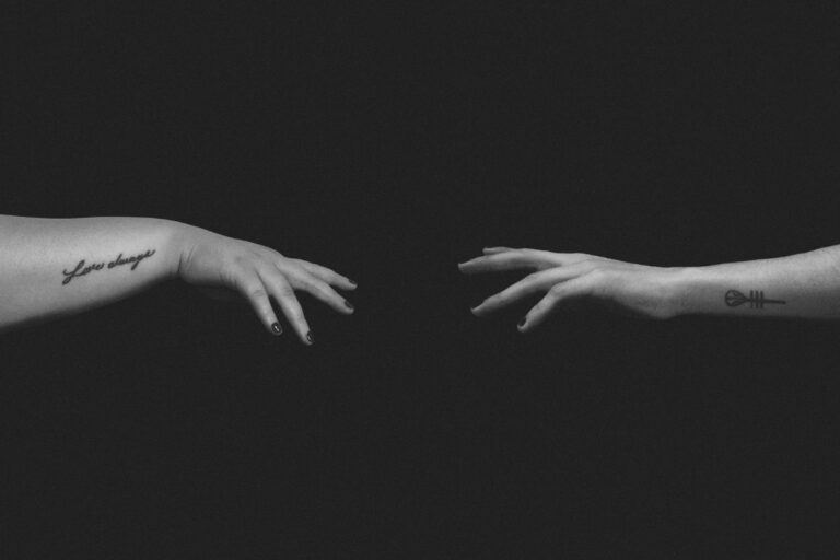 Long Distance Love? Here’s how Astrology can keep your bond strong