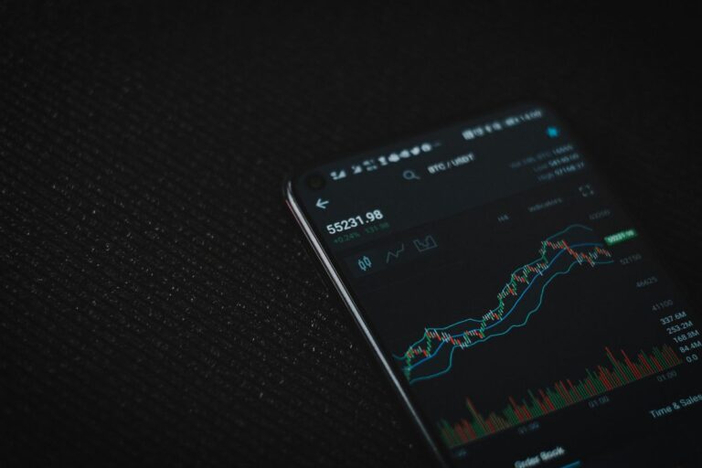 Weekly Wealth Horoscope (Oct 13–19, 2025): Zodiac predictions for money, luck and gains